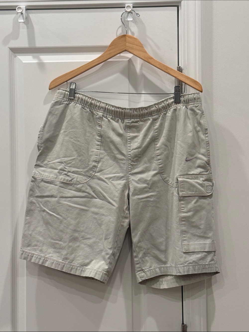 Nike Men's Beige Cargo Shorts with Side Pocket
